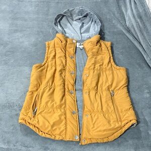 Day trip Mustard Hooded Vest